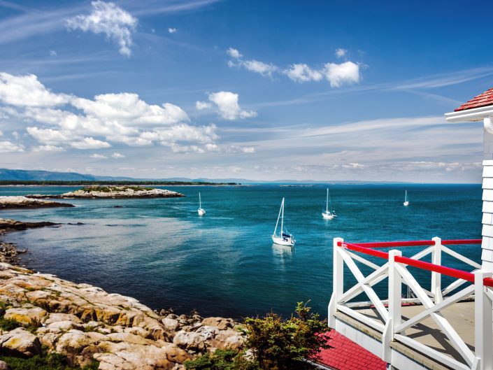 Voiliers au Phare du Pot à l&rsquo;Eau-de-Vie